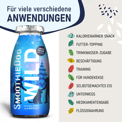 SmoothieDog Winter-Edition WILD Flasche vor hellblauem Hintergrund. Rechts davon bunte Icons für Anwendungen: kalorienarmer Snack, Futter-Topping, Trinkwasser-Zugabe, Beschäftigung, Training, für Hundekekse, selbstgemachtes Eis, unterwegs, Medikamentengabe, Flüssignahrung. Die Winter-Edition ist als Limited Edition gekennzeichnet. Verfügbar als 3er-Pack (3x 250ml.), 6er-Pack (6x 250ml.) und 12er-Pack (12x 250ml.).