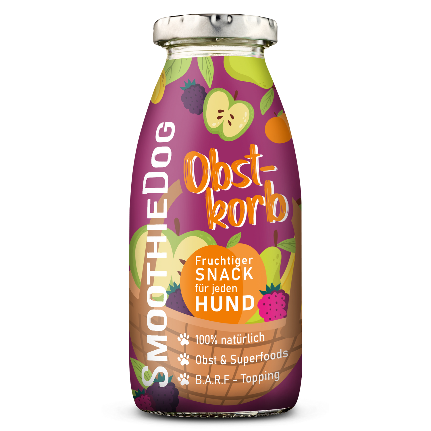 Eine Glasflasche mit silbernem Schraubdeckel, beklebt mit einem auffälligen, lila-orangefarbenen Etikett: Oben prangt in verspielter Schrift „Obstkorb“, seitlich lesbar das Markenlogo „SMOOTHIEDOG“. Darunter ein oranger Kreis mit dem Text „Fruchtiger SNACK für jeden HUND“. Das Etikett zeigt bunte Illustrationen von Äpfeln, Birnen, Beeren und einem Korb. Am unteren Rand stehen drei Stichpunkte mit Pfötchensymbolen: „100 % natürlich“, „Obst & Superfoods“ und „B.A.R.F. – Topping“.